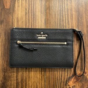Kate Spade wristlet ♠️